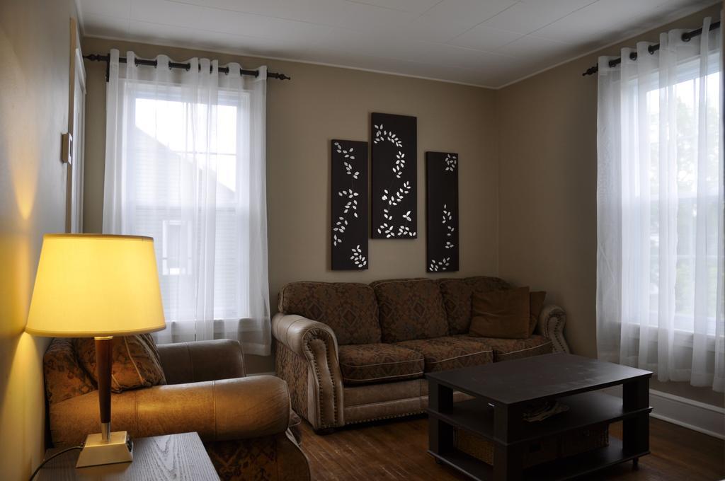 Moncton Suites - Downtown 81 Maple Extérieur photo